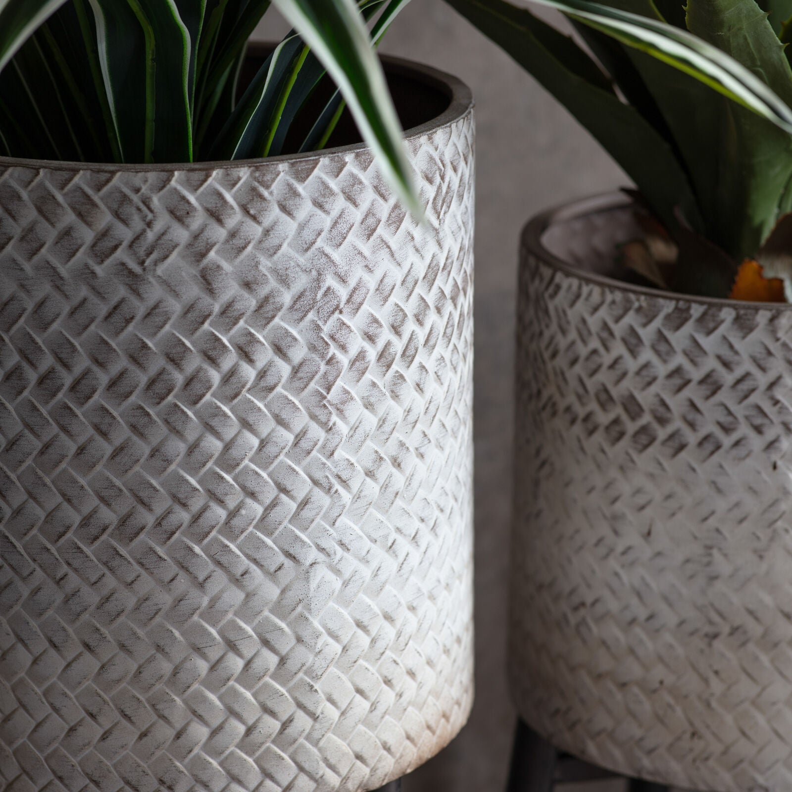 ARCHIE small metal planter - whitewash & Charcoal | malletandplane.com