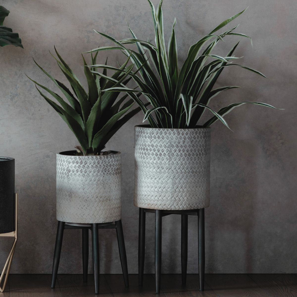 ARCHIE small metal planter - whitewash & Charcoal | malletandplane.com