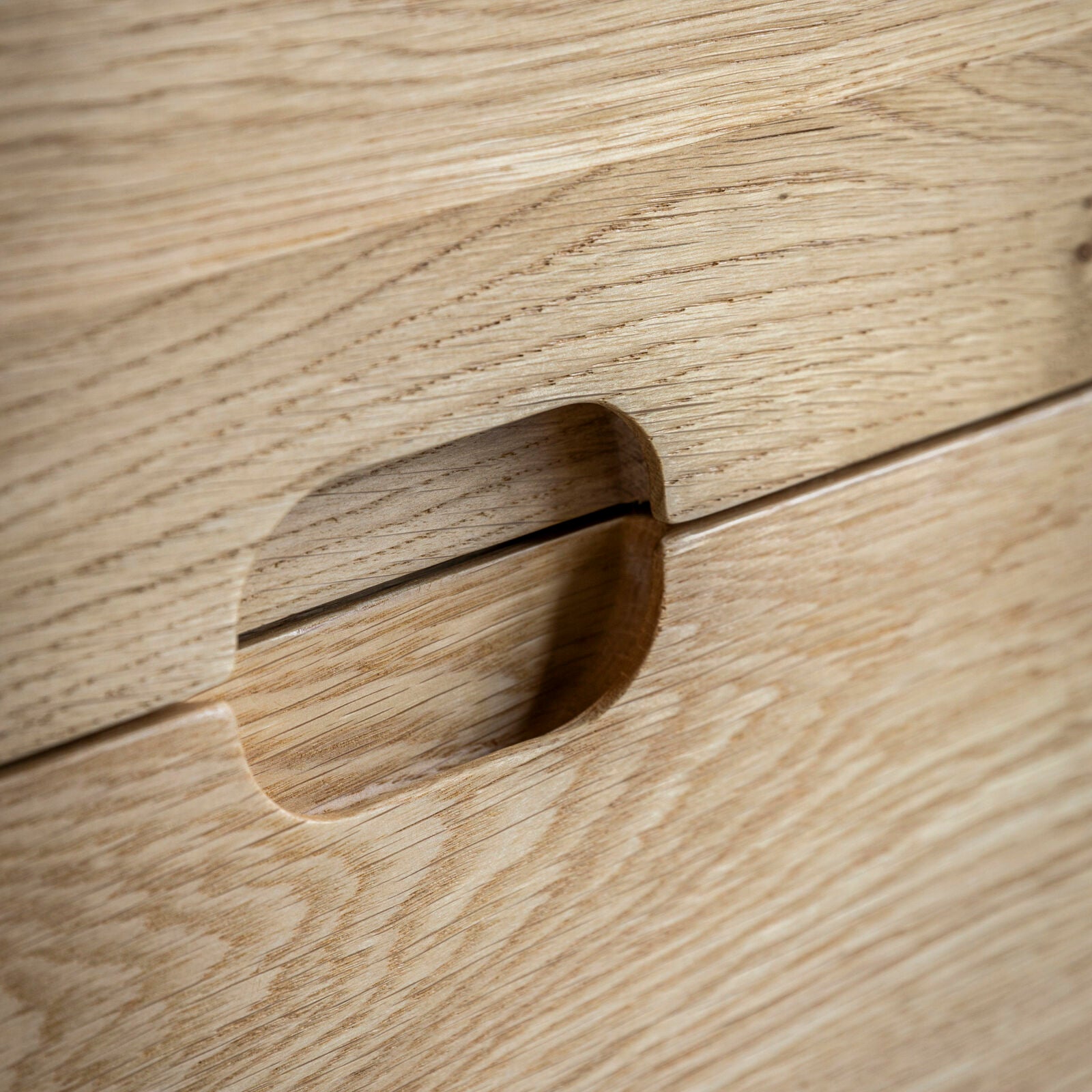 Kantu 5 drawer chest of drawers in oak with traditional jointing | malletandplane.com