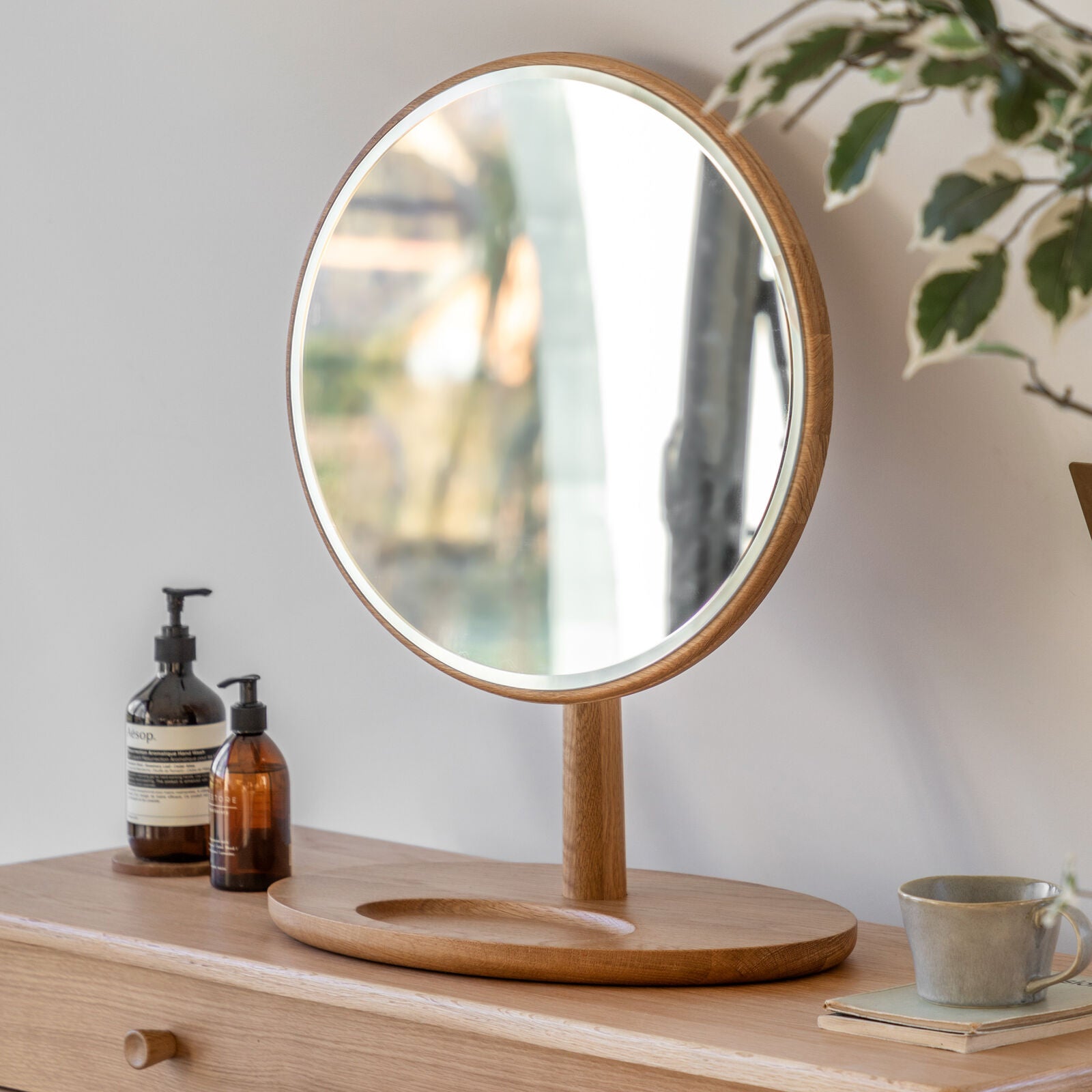 Axel oak dressing table mirror | malletandplane.com