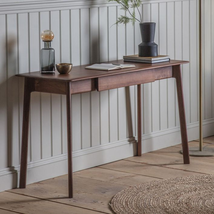 Cadiz home office desk in solid walnut with 1 drawer | malletandplane.com