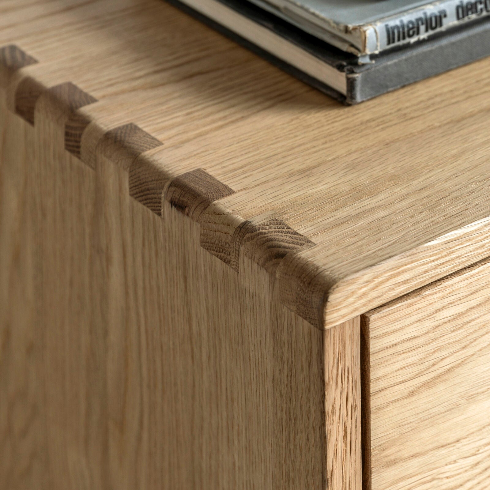 Artisan 5 drawer chest of drawers in oak with traditional jointing | malletandplane.com