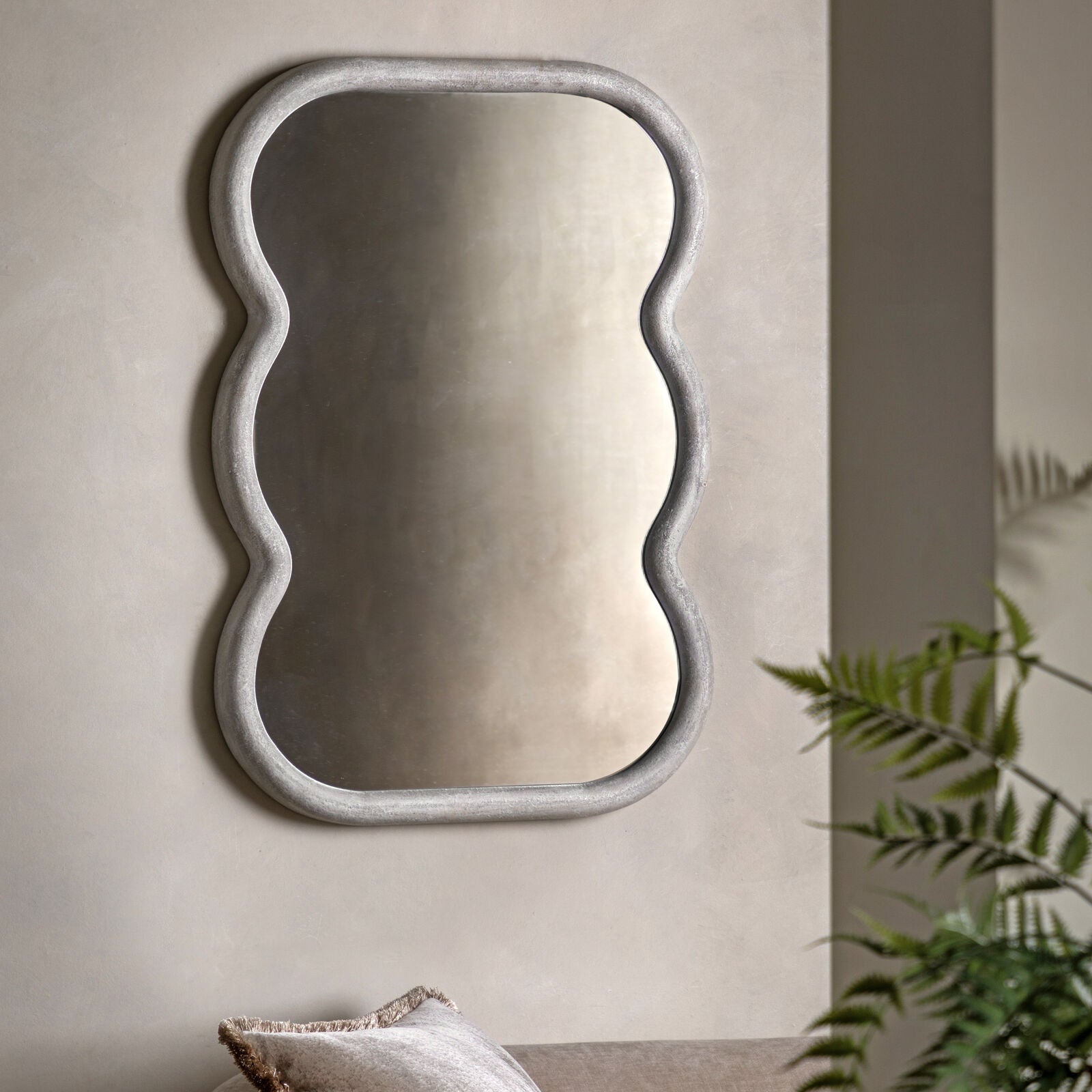 Flow curved wall mirrow with organic curved frame | malletandplane.com