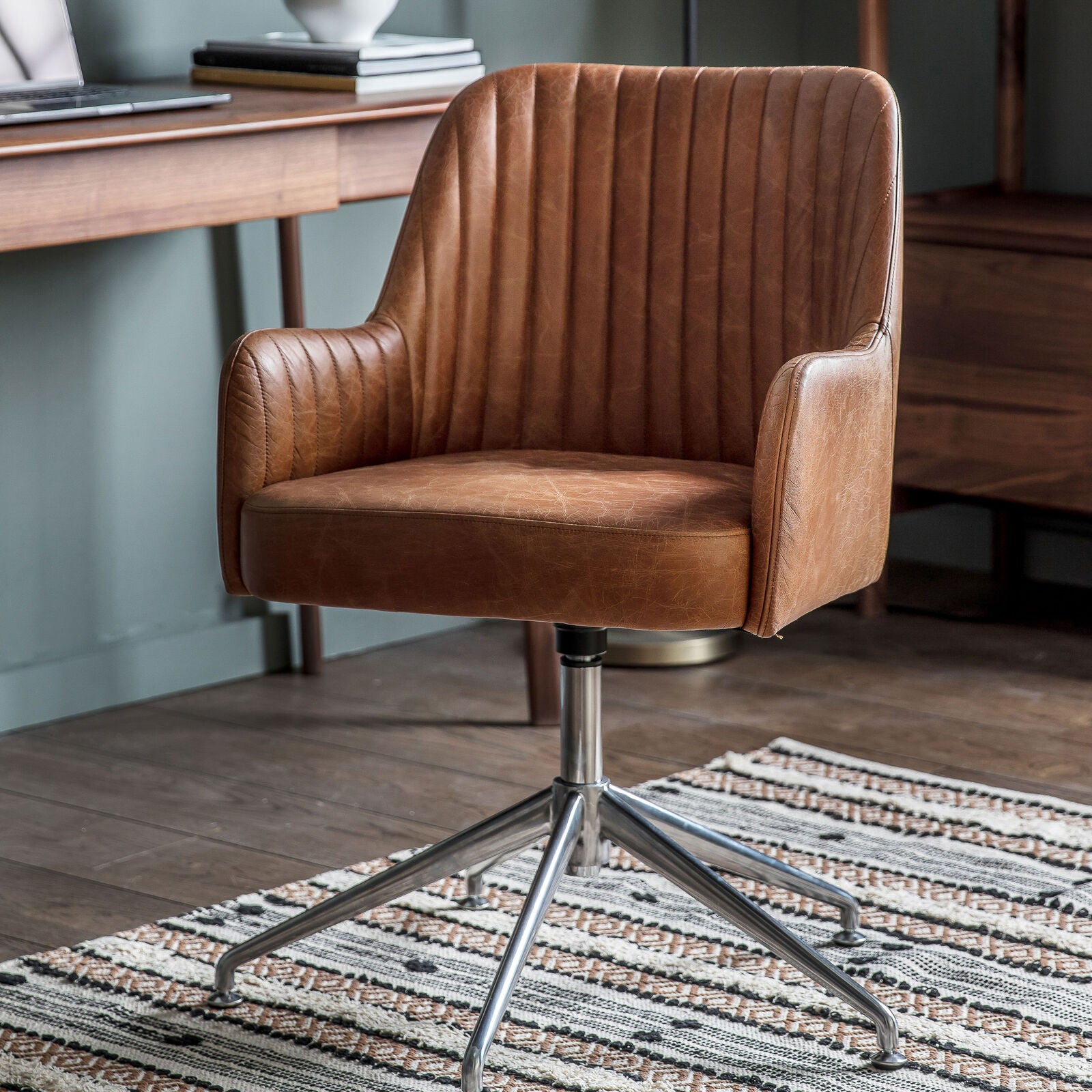 Ray leather upholstered padded swivel chair in antique brown leather hide | malletandplane.com