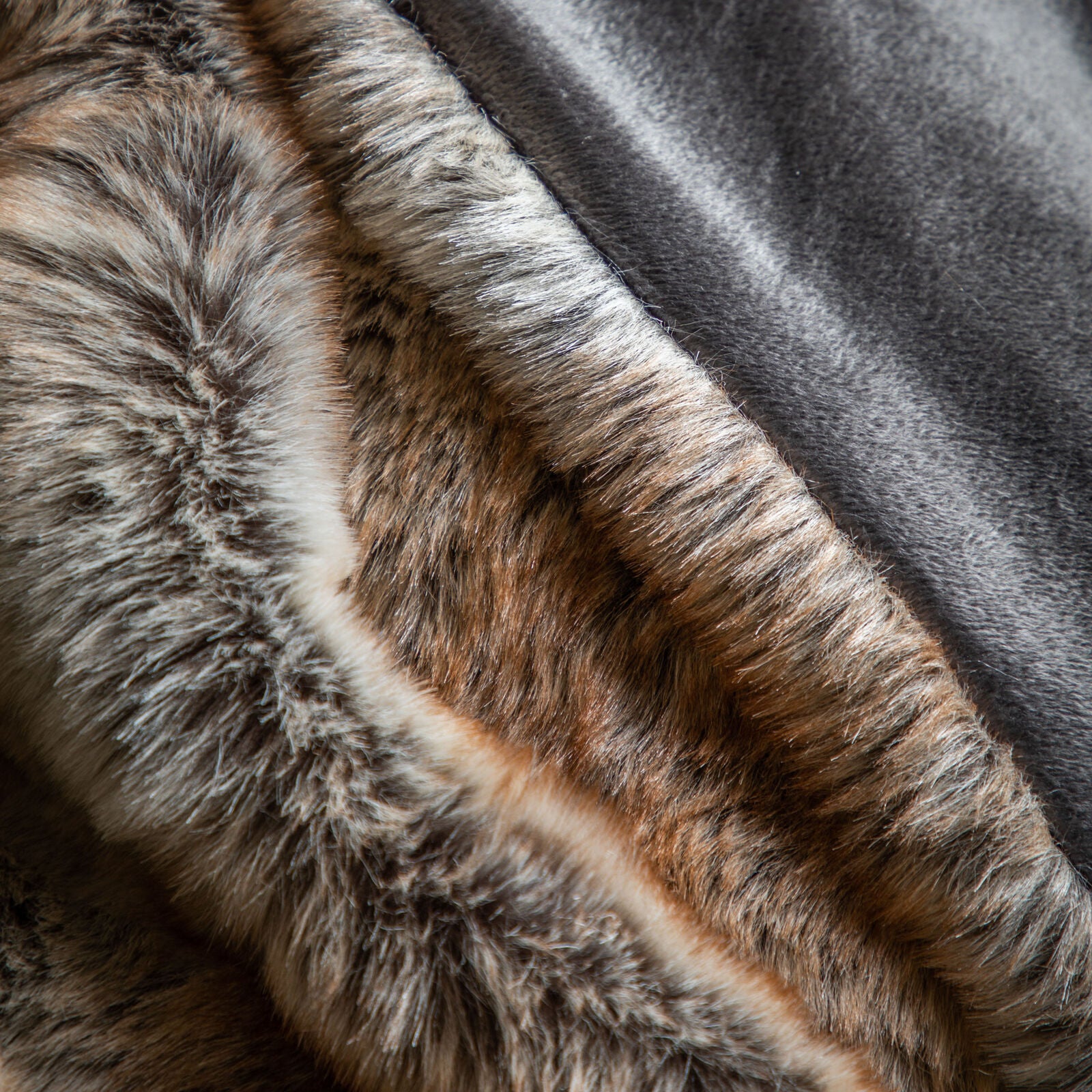 Husky premium faux fur throw | malletandplane.com