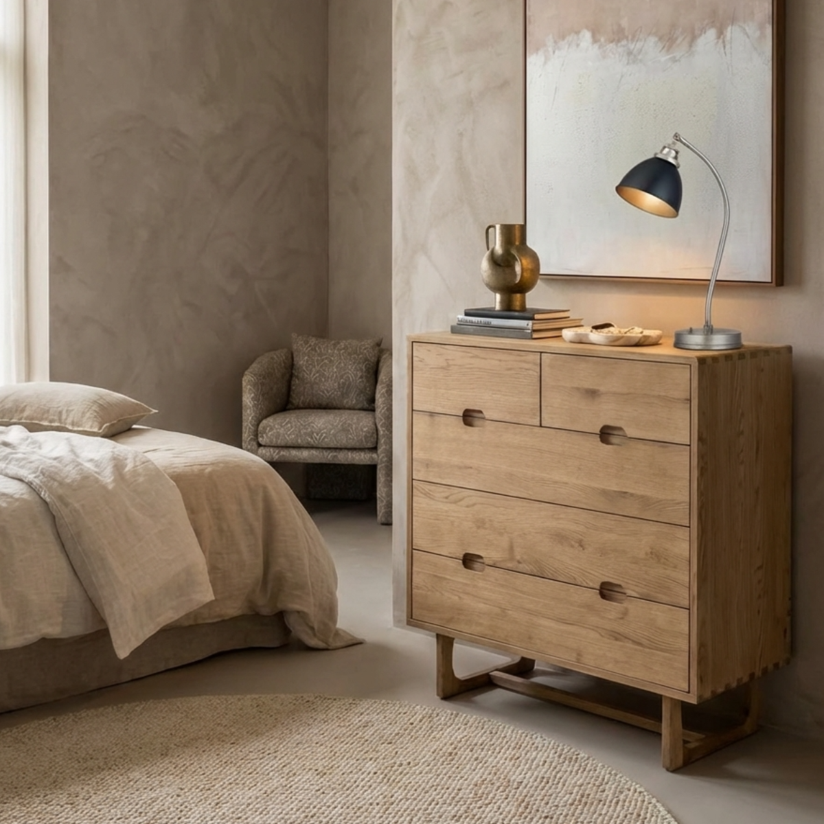 Kantu 5 drawer chest of drawers in oak with traditional jointing