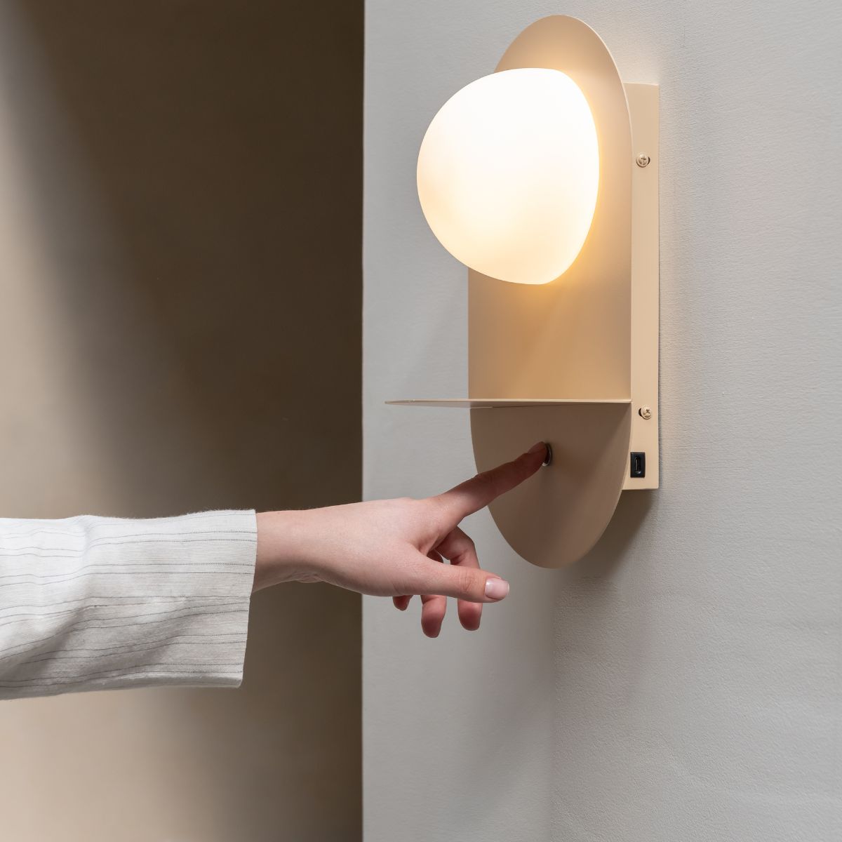 TOKYO Sand Wall Light with Shelf & USB Charger