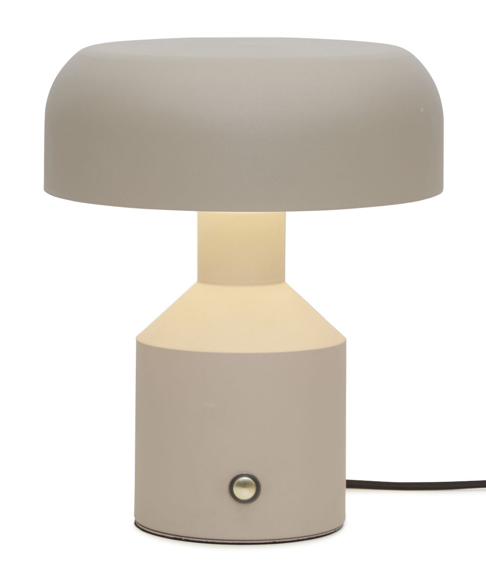 Porto metal table lamp with a mushroom silhouette in black, sand or terracotta | malletandplane.com