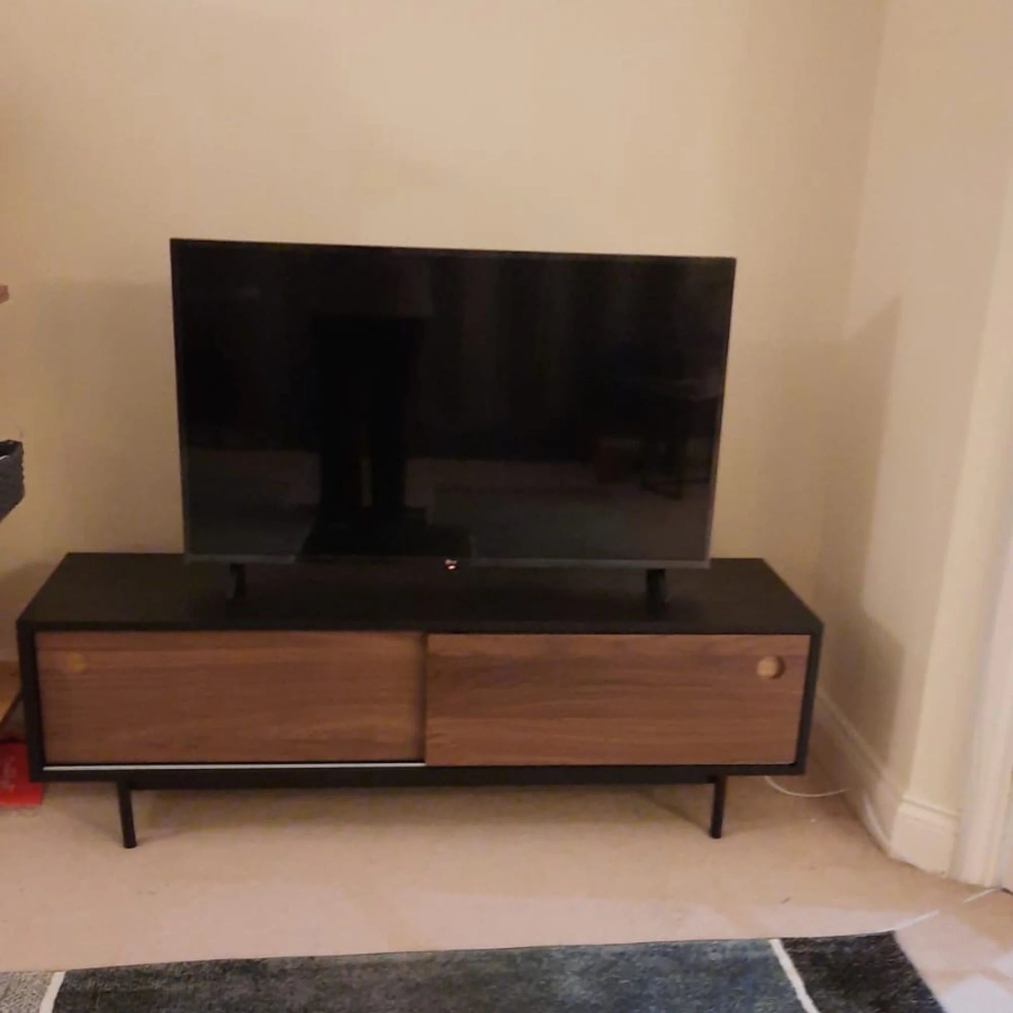 CITY TV Stand